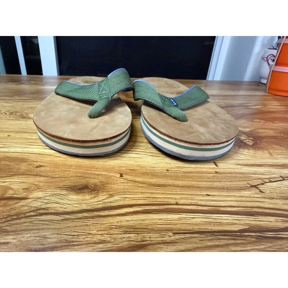 Hari Mari Fields Men's Flip Flops Green Tan Leather Footbed Sandals Size 8